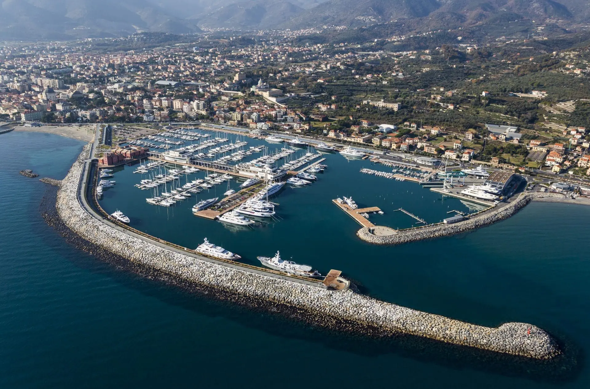 Marina di Loano photo 1