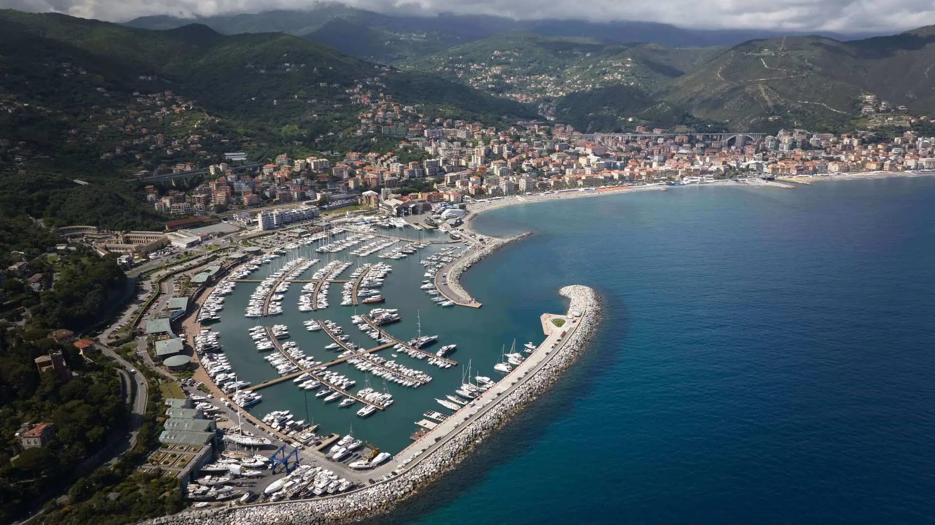 Marina di Varazze photo 1